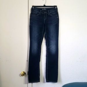 SILVER JEANS CO. AIKO MID. SLIM BOOT. W27/L35